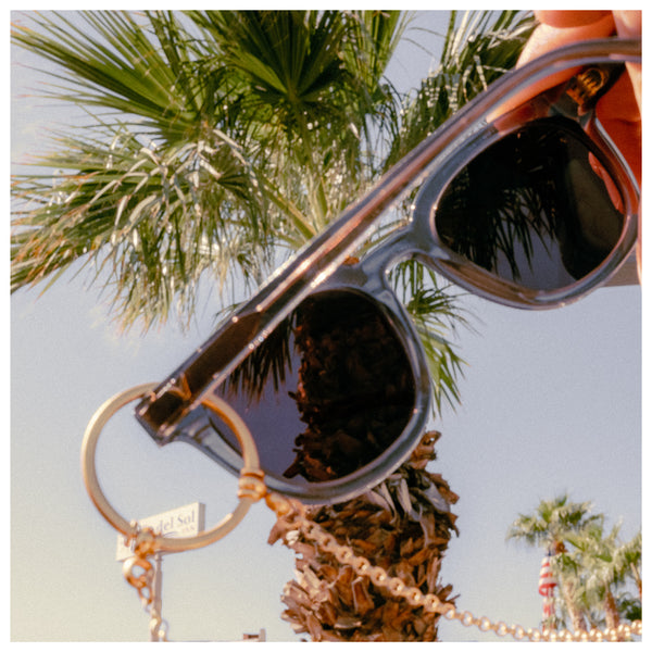 The Best (& Worst) Ways To Hang Onto Sunglasses Without Losing Them -  Grooming Lounge